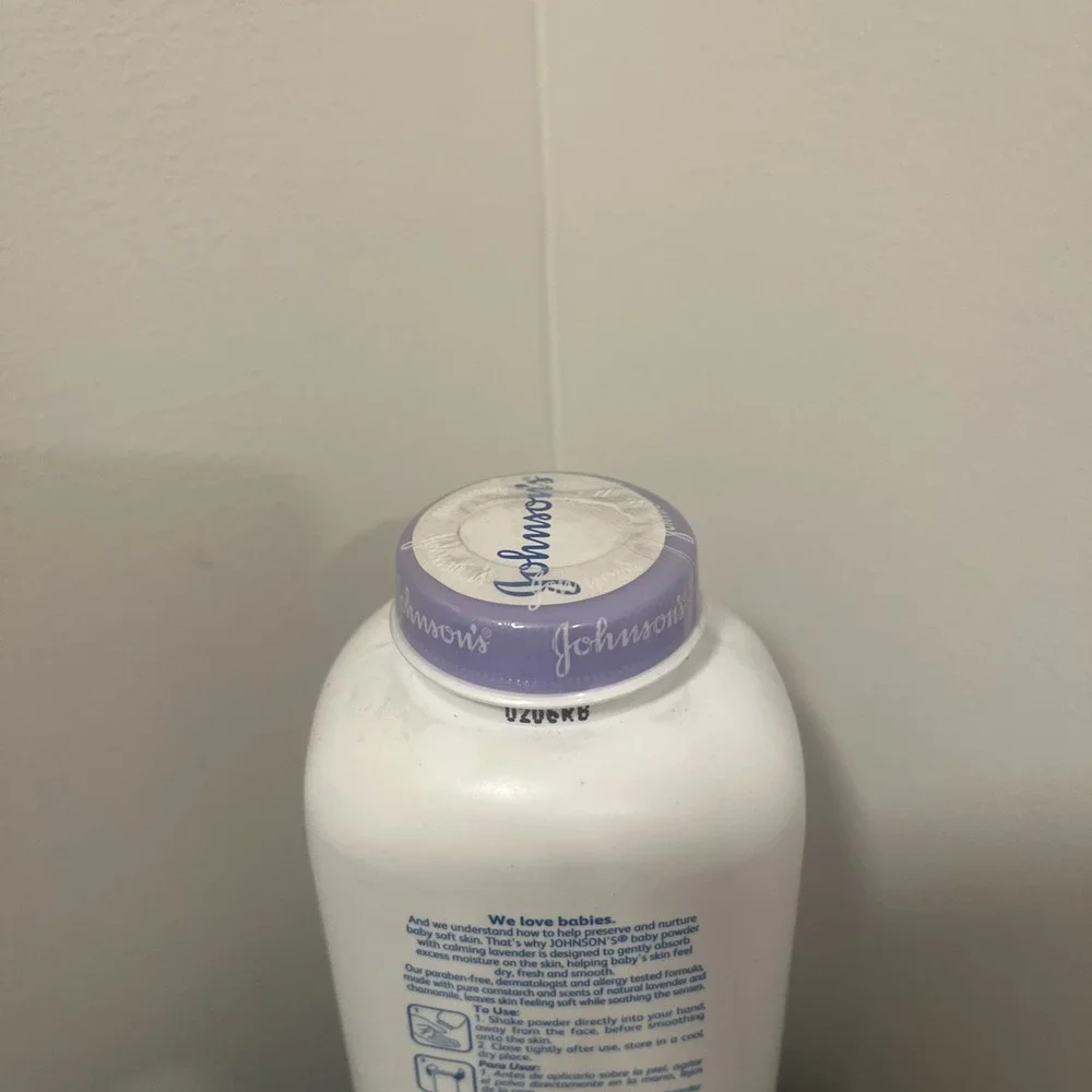 Johnson's Powder 15 Oz Bottle Lavender Cornstarch New Sealed Discontinued